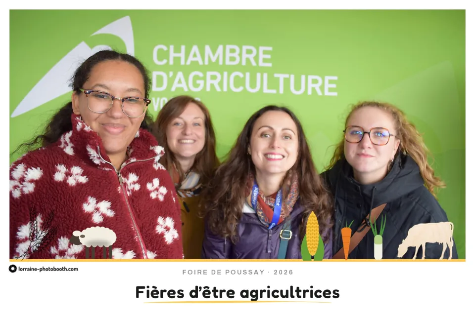Tirage de la Foire de Poussay : quatre visiteuses côte à côte, slogan « Fières d'être agricultrices »